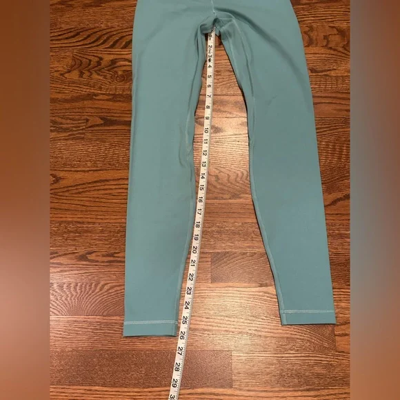 Lululemon High-Waisted Blue Leggings Size 4 Square Tag - Picture 3 of 7